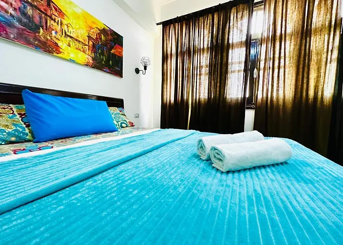 Tamburine With Wi Fi Center Apartment